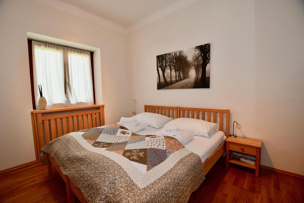 Foxes Mountain View By Z-K-H Rentals Rain  Dış mekan fotoğraf